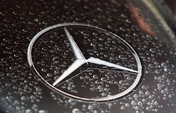 В Киеве заметили супермощный Mercedes за полмиллиона долларов