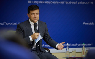 Никогда нельзя сдаваться: Зеленский поделился своим жизненным опытом с винницкими студентами