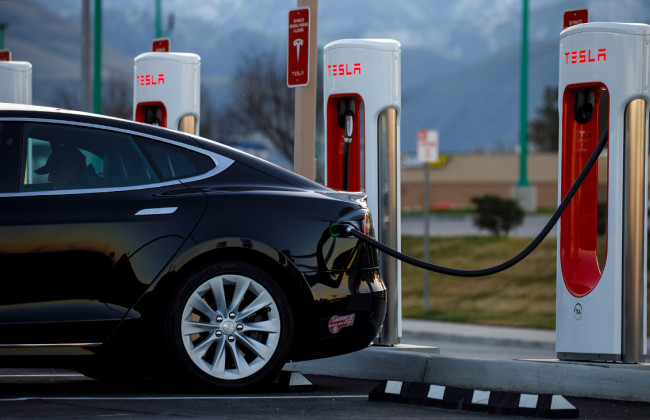 Tesla выпустит два недорогих электромобиля: названа стоимость