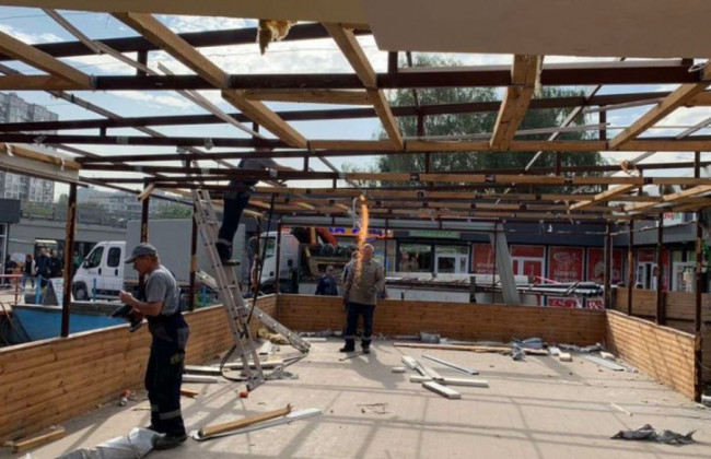 В Киеве начали сносить один из рынков