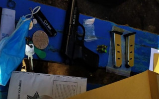 Под Киевом мужчина устроил стрельбу прямо на улице