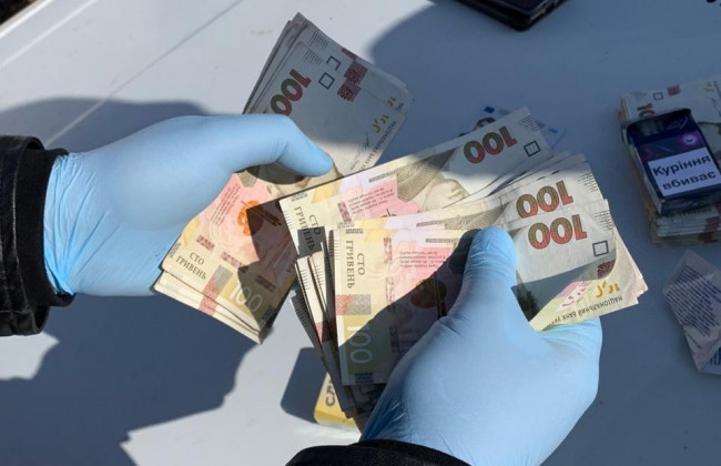 Посадовець мерії Подільська намагався підкупити членів виборчкому