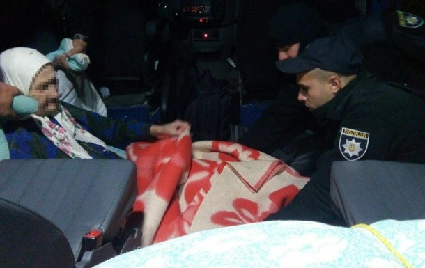 Пожары в Луганской области: патрульные помогали эвакуироваться местным жителям, видео