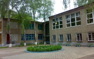 Дочку загиблого в авіатрощі штурмана відмовилися приймати в школу