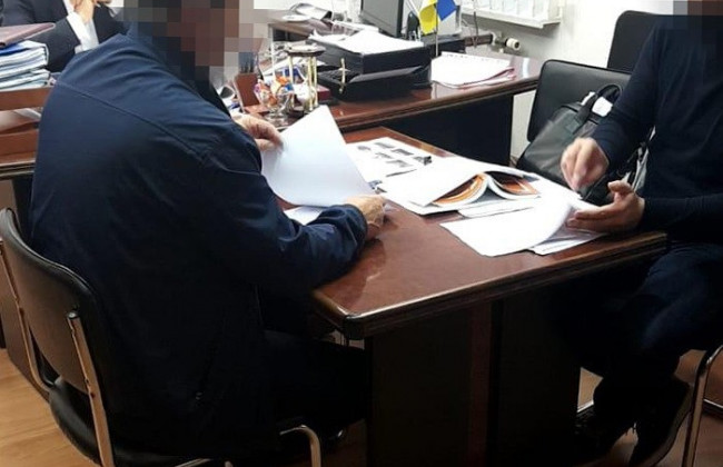 Посадовці Укрзалізниці погоріли на закупівлі неякісних елементів для колій