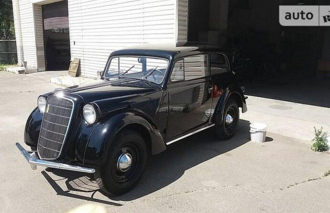 В Украине выставлен на продажу ретрокар 1939 года, фото