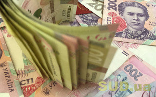 Повышение зарплат учителям могут перенести: что случилось