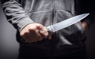 У Києві невідомий зарізав продавчиню продуктового: на тілі не залишилося живого місця