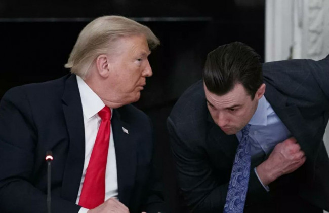 Особистий помічник Трампа інфікувався COVID-19