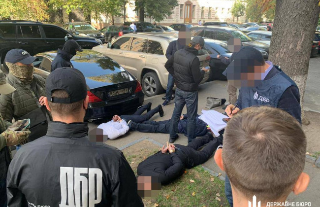 У Києві шахраї «продавали» посаду помічника нардепа за 18 000 доларів