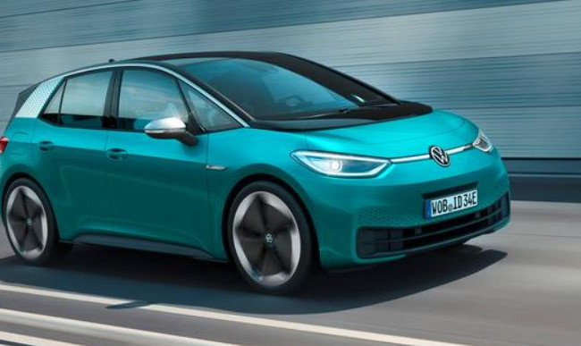 Электромобили и гибриды экономят 50% на обслуживании и ремонте