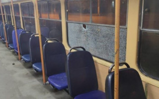 В Одессе хулиганы забросали камнями трамваи: фото