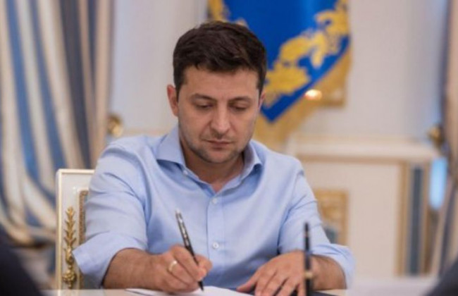 Зеленський підписав закон про продовження мораторію на стягнення майна за валютними кредитами