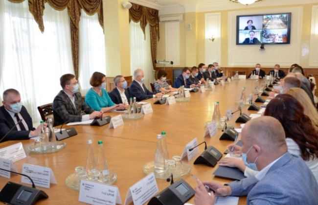 Конкурс на зайняття адмінпосад у САП: відбулась зустріч членів комісії