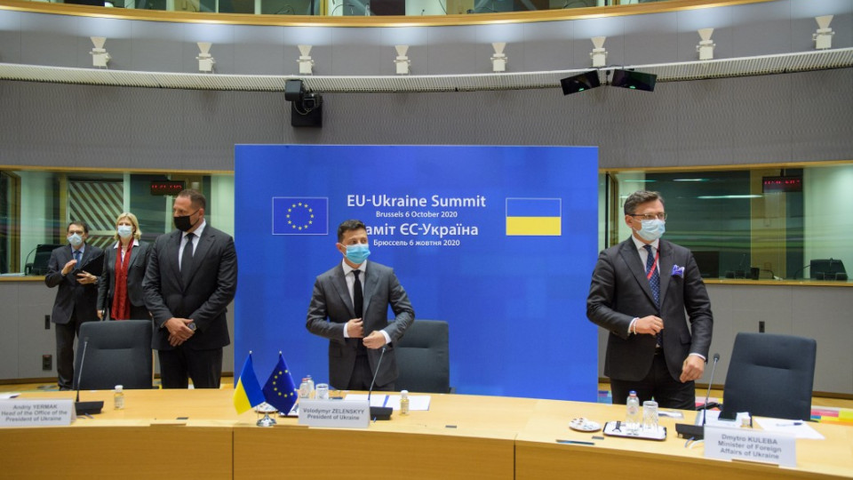 ЕС продолжит помогать Украине бороться с российскими фейками