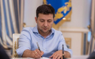 Зеленський підписав закон про продовження мораторію на стягнення майна за валютними кредитами