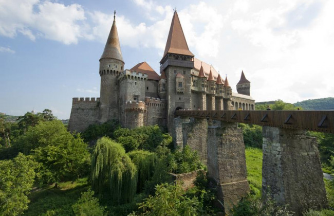 Туристи на карантині: одна з країн ввела нові обмеження на в’їзд