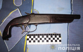 В столице пенсионер угрожал жене ружьем