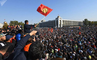 В Бишкеке количество пострадавших в ходе протестов приближается к тысяче