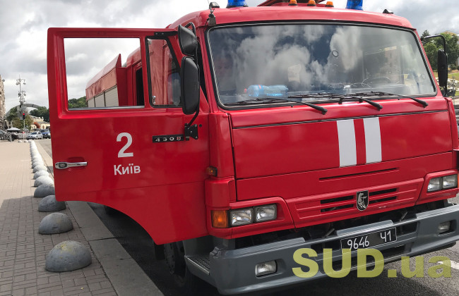 В Киеве человеку сожгли сразу два автомобиля, фото