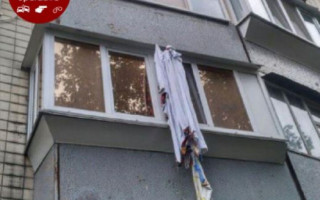 Хотел спуститься по простыням: в Киеве мужчина разбился насмерть