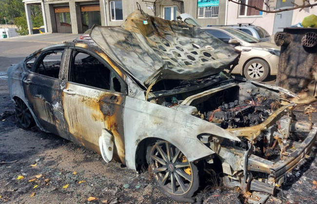 В Николаеве сожгли автомобиль кандидату в горсовет, фото