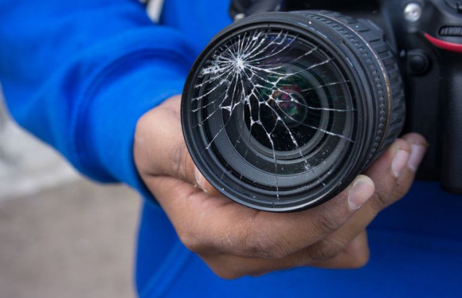 Снимала сюжет о свалке бытовых отходов: во Львовской области напали на журналистку