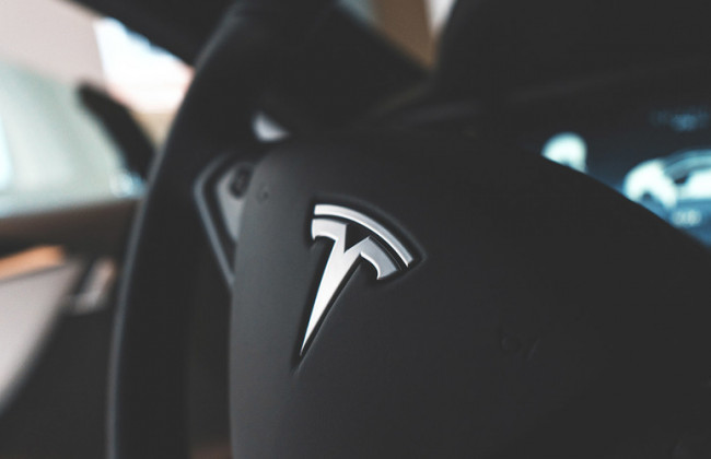 У новой Tesla Model Y крыша отлетела почти сразу после покупки