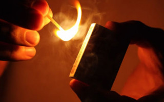 Трагедия в Киеве: мужчина облил себя бензином и поджег