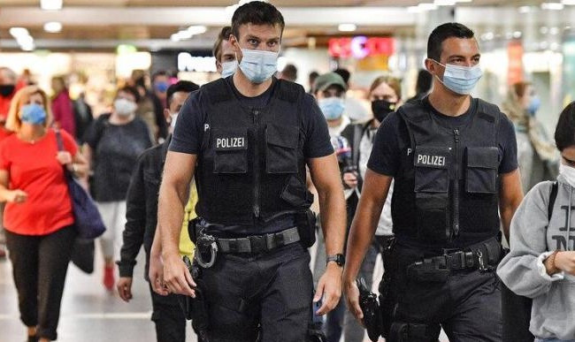 Новая вспышка COVID-19 в Германии: власти ужесточают карантин