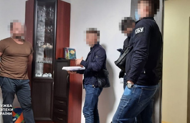 СБУ спіймала міжрегіональну групу на підробці паспортів Євросоюзу