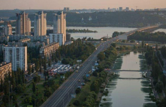 В Киеве перекроют движение на Днепровской набережной