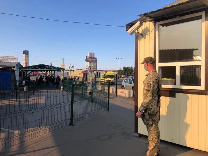 Выезд из ОРДЛО заблокирован: единственный работающий КПВВ закрыли на карантин