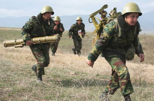 Война за Нагорный Карабах: Армения отвела войска на двух направлениях