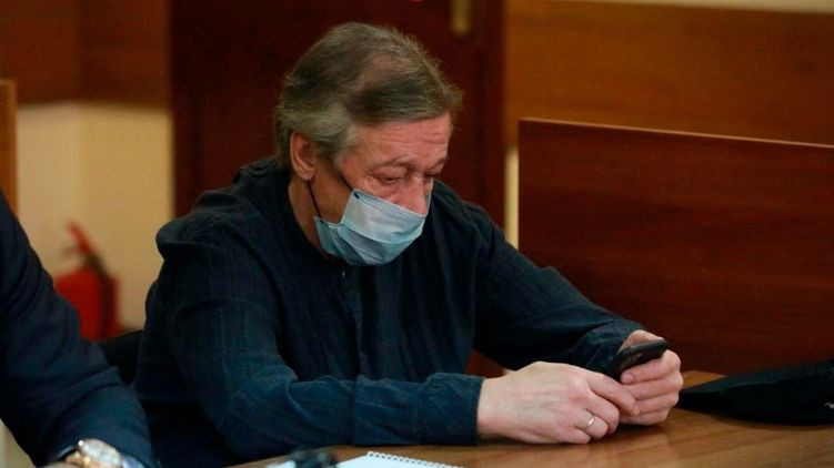 Смертельное ДТП в Москве: Ефремов исповедался, причастился и ждет обжалования приговора
