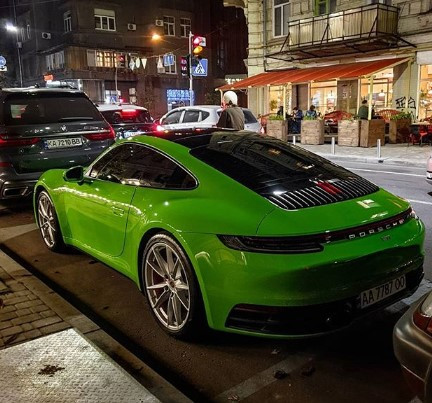 В Киеве заметили роскошный суперкар почти за 9 млн, фото