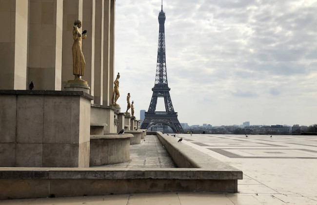 Европа усиливает карантин: во Франции ввели комендантский час