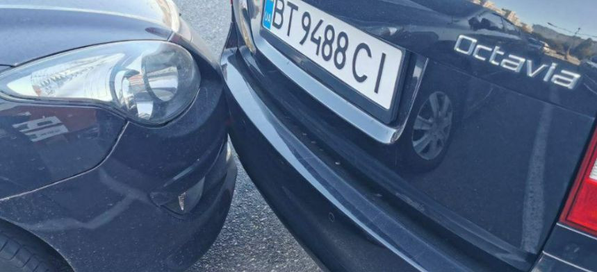 ДТП под Киевом: водитель забыл поставить авто на ручник, фото