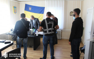 ₴ 1 000 000 збитків: ДБР підозрює начальника митного посту у зловживанні службовим становищем