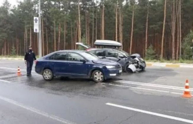 Пострадали дети: под Киевом произошло серьезное ДТП, видео