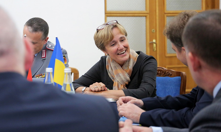 Посол Німеччини: Українське керівництво має «атакувати», щоб провести судову реформу