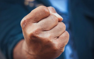 В Киеве неизвестный напал сразу на двух пенсионерок