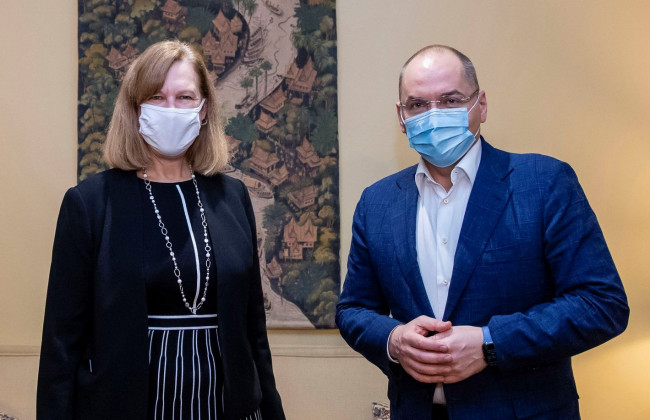 Посольство США заявило, что Украина не будет покупать вакцину от COVID у России