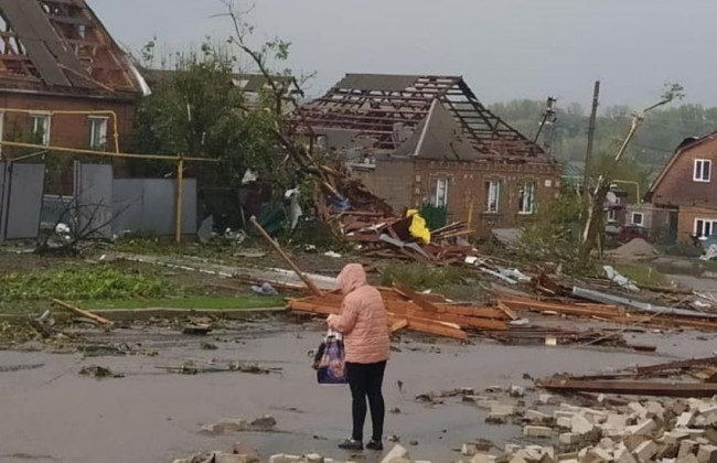 Наслідки негоди: в МВС повідомили про пошкодження 60 будинків, фото