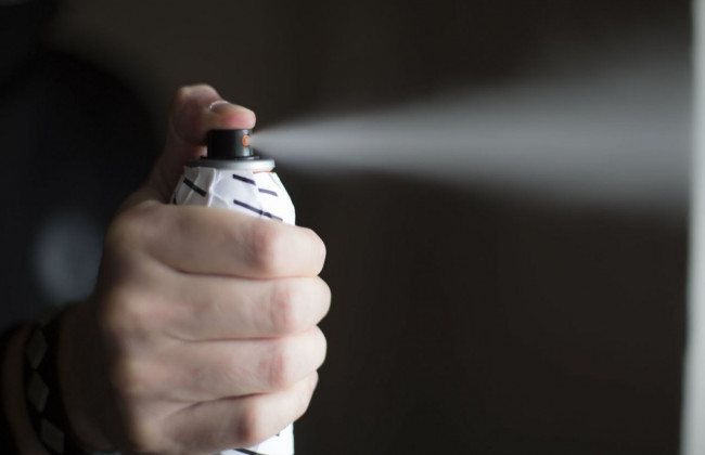 Накипело: в Германии пенсионер применил перцовый баллончик к нарушителям дистанции