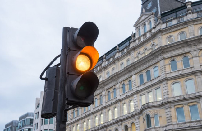 Проїзд на жовтий сигнал світлофора: Верховний Суд зазначив важливі деталі