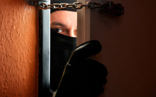 Забрав усі заощадження: у Києві судитимуть крадія, який напав на подружжя пенсіонерів