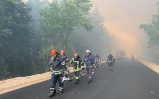 Масштабные пожары на Луганщине: чиновников ГСЧС подозревают в халатности