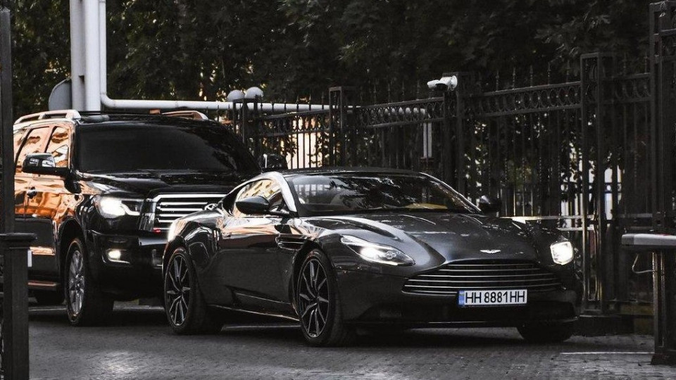 В Одессе засветился дорогой суперкар Aston Martin DB11