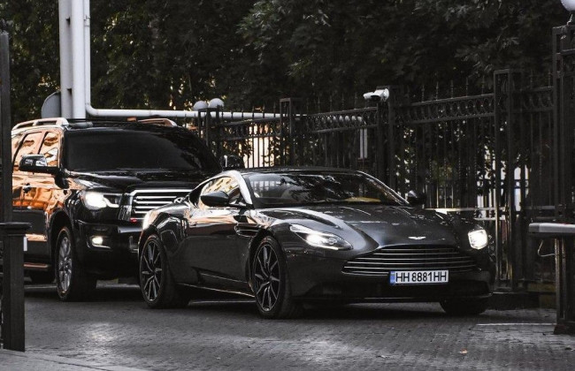 В Одессе засветился дорогой суперкар Aston Martin DB11